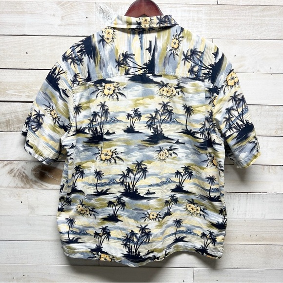 Walt Disney World Button Up Shirt Men XL Hawaiian Tropical Palm Trees Beach Boat - Picture 3 of 7